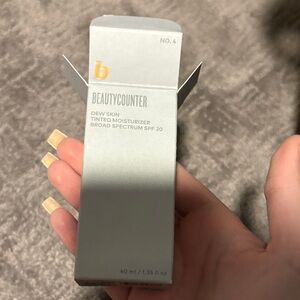 Beautycounter Dew Skin Tinted Moisturizer SPF 20 - Silver Packaging